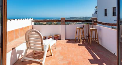 Studio 'La Casita De Casares' avec vue sur la mer, terrasse privée et balcon