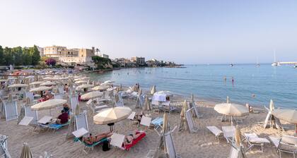 Appartement 'Dimora Lungomare Terra D'otranto' avec vue sur la mer, Wi-Fi et climatisation