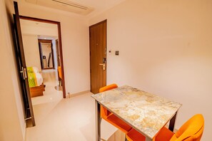 Presidential Room | Living area | LED TV - Hotel Seven Lights (Kanayannur)