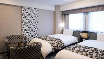 Deluxe Twin Room, Non Smoking | Desk, laptop workspace, blackout drapes, soundproofing