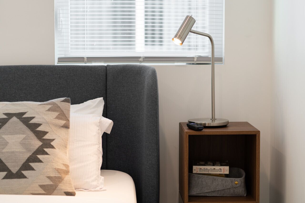 2 habitaciones, escritorio, tabla de planchar con plancha y wifi gratis 