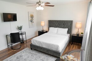 4 bedrooms, desk, iron/ironing board, free WiFi