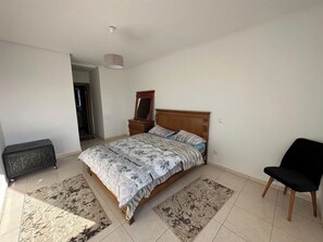 2 Schlafzimmer, Zimmersafe, Bügeleisen/Bügelbrett, Reisekinderbett