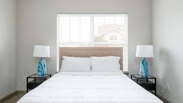 1 soverom, skrivebord, strykejern/-brett og wi-fi (inkludert)