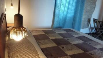 2 Schlafzimmer, BĂŒgeleisen/BĂŒgelbrett, WLAN, BettwĂ€sche