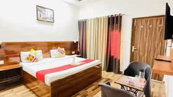 Habitación doble Deluxe | Escritorio, espacio para trabajar con laptop y insonorización