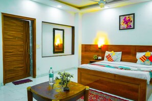 Doppia Deluxe | Una scrivania, postazione laptop, insonorizzazione, Wi-Fi gratuito