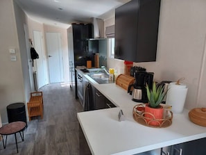 Fridge, stovetop, dishwasher, coffee/tea maker - Cottage with a large garden (Hoenderloo)