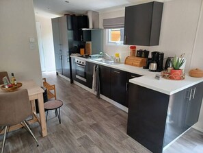 Fridge, stovetop, dishwasher, coffee/tea maker - Cottage with a large garden (Hoenderloo)