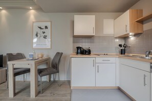 Kühlschrank, Herdplatte, Geschirrspüler