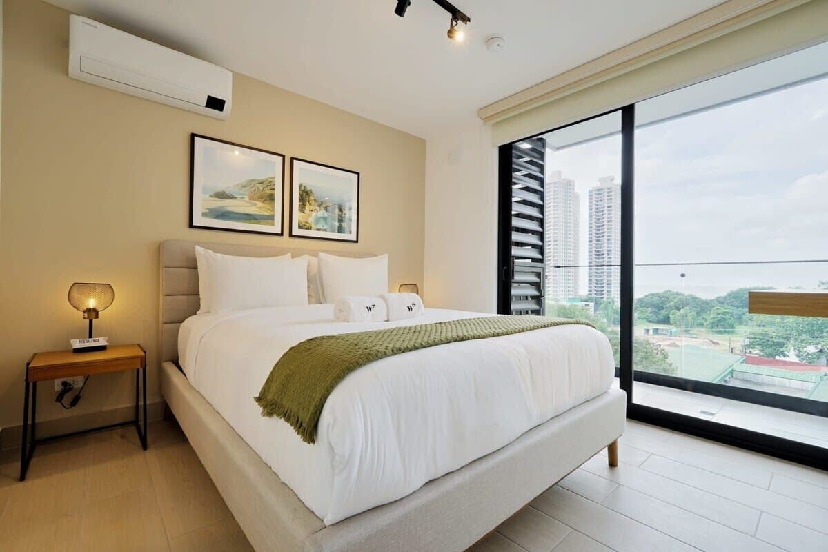 1 bedroom, desk, iron/ironing board, WiFi