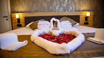 Luxe suite | 1 slaapkamer, luxe beddengoed, een minibar, een bureau