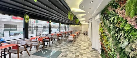 Free daily buffet breakfast