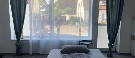 1 bedroom, in-room safe, desk, iron/ironing board