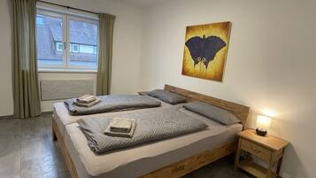 1 bedroom, in-room safe, desk, iron/ironing board