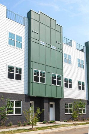 Exterior - Near Downtown | Rooftop | Games (Nashville)