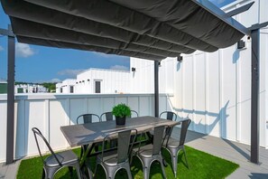 Outdoor dining - Near Downtown | Rooftop | Games (Nashville)