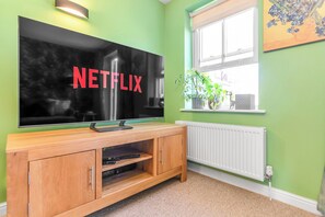 Interior - Best of both worlds with peace away from main roads and close enough to the city (Norwich)