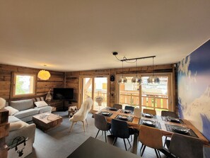 Dining - Charming central apartment, 8 people, with WiFi (Les Gets)