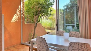 Unclassified image, 4 of 13, button - Ground Floor Apartment with Garden, Near Beach, 4 Sleeps, Bormes-les-Mimosas (Bormes-les-Mimosas)