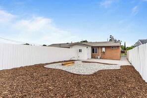 Exterior - Simi-Valley Apartment By Dream Vacation (Simi Valley)