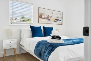 3 bedrooms, desk, iron/ironing board, travel cot