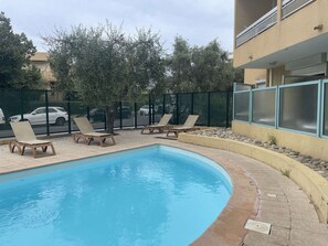 Pool - Juan les Pins: 2-room apartment with pool near the beach (Juan les Pins)