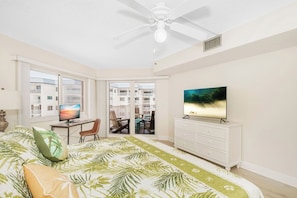 3 bedrooms, desk, iron/ironing board, travel cot - 4th Floor Poolside 3BR | Panoramic Gulf Views | Heated Pool, Hot Tub, Sleeps 11 (Indian Shores)