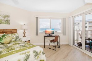 3 Schlafzimmer, Schreibtisch, Bügeleisen/Bügelbrett, Reisekinderbett