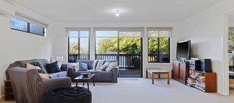 Broadwater Coastal Cottage