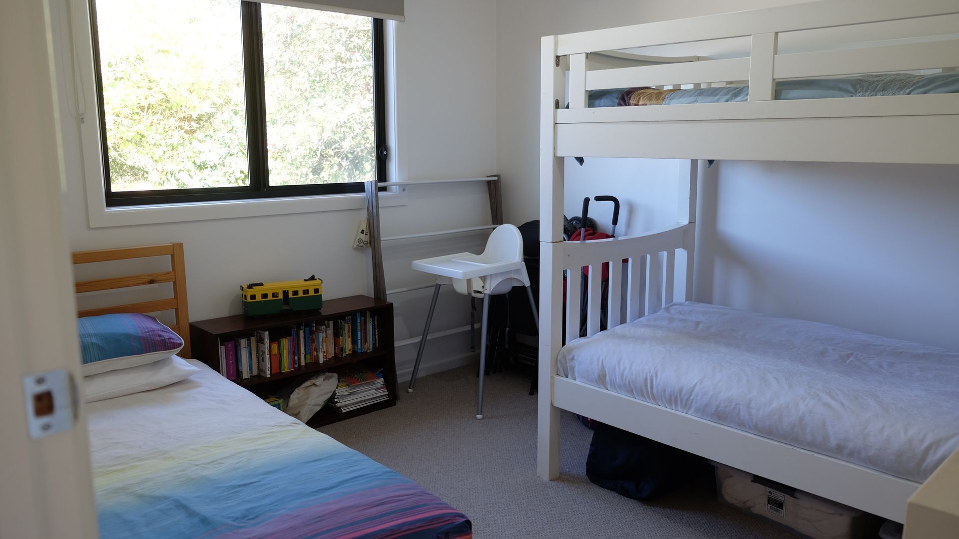 3 bedrooms, travel cot, Internet