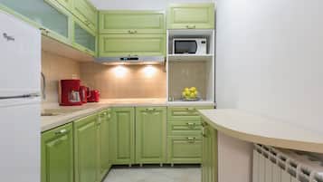 Apartemen Kota, 2 kamar tidur | Dapur pribadi | Lemari es, microwave, kompor, dan mesin pencuci piring