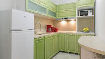 City Apartment, 2 Bedrooms | Private kitchen | Fridge, microwave, stovetop, dishwasher