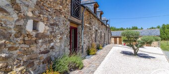 Spacious Family Getaway: Private Pool, Modern Amenities, Close to Angers & La Flèche Zoo