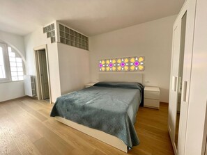 2 habitaciones y ropa de cama