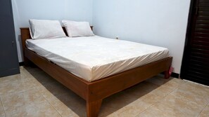 Habitación doble estándar | Escritorio, espacio para trabajar con laptop y ropa de cama 