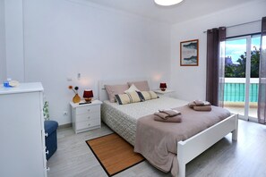 2 bedrooms, iron/ironing board, Internet, bed sheets - Apartment in Condominium with Swimming Pool (Alvor)