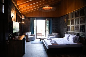 Ropa de cama de alta calidad y artículos del minibar gratis 