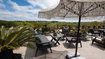 Vista frontal de la propiedad