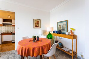 Dining - LE CALIFORNIA 3 AP4366 By Riviera Holiday Homes (Villefranche-sur-Mer)