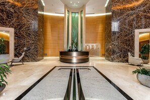 Lobby - Ultra Luxury - Modern Residence, Direct Ocean Views - Incredible Amenities! WOW (Sunny Isles Beach)