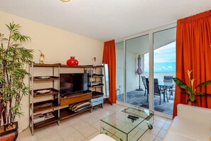 TV, offices - Ocean Front Gem! Massive Patio, Ocean Views, Wow! Great location in Sunny Isles! (Sunny Isles Beach)