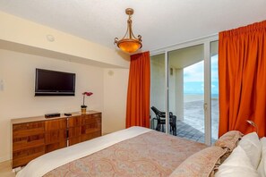 1 bedroom, desk, iron/ironing board, free WiFi - Ocean Front Gem! Massive Patio, Ocean Views, Wow! Great location in Sunny Isles! (Sunny Isles Beach)