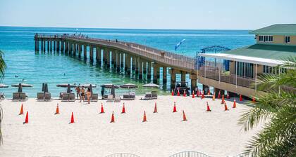 Direct Ocean Views - High Floor, Modern Corner - Amazing location on the beach!