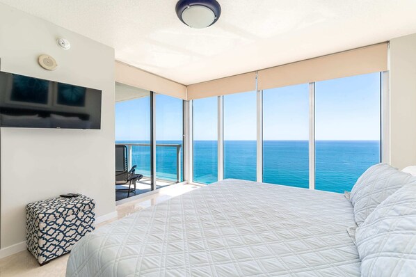 2 chambres, bureau, fer et planche à repasser, lit parapluie