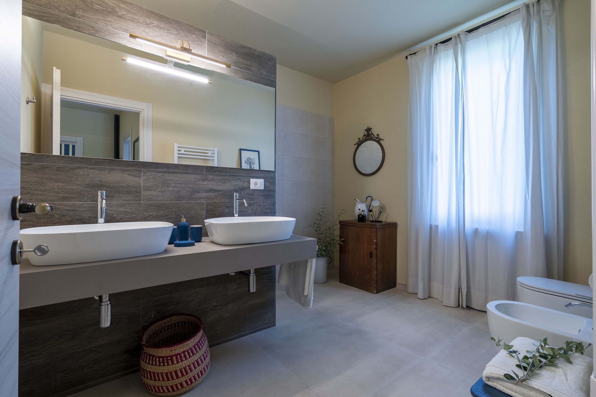 Dusche, Haartrockner, Bidet
