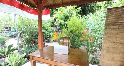 OYO 92756 Kos Moncok