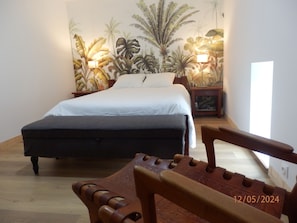 2 bedrooms, desk, iron/ironing board, travel cot