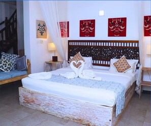 Desk, iron/ironing board, free WiFi, bed sheets - Esperanza Beach Villa (Morakatiyara)