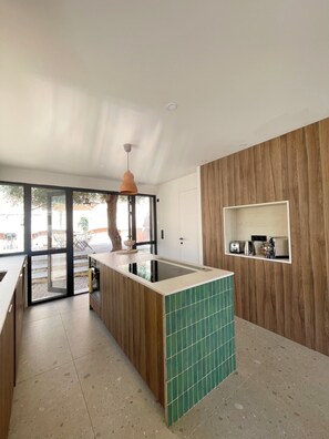 Kühlschrank, Ofen, Herdplatte, Geschirrspüler